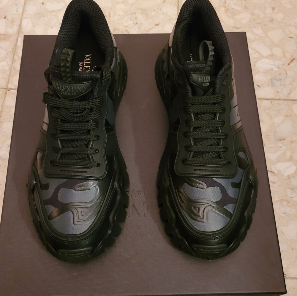 Women's Valentino Rockrunner Plus Sz 12 Sneakers